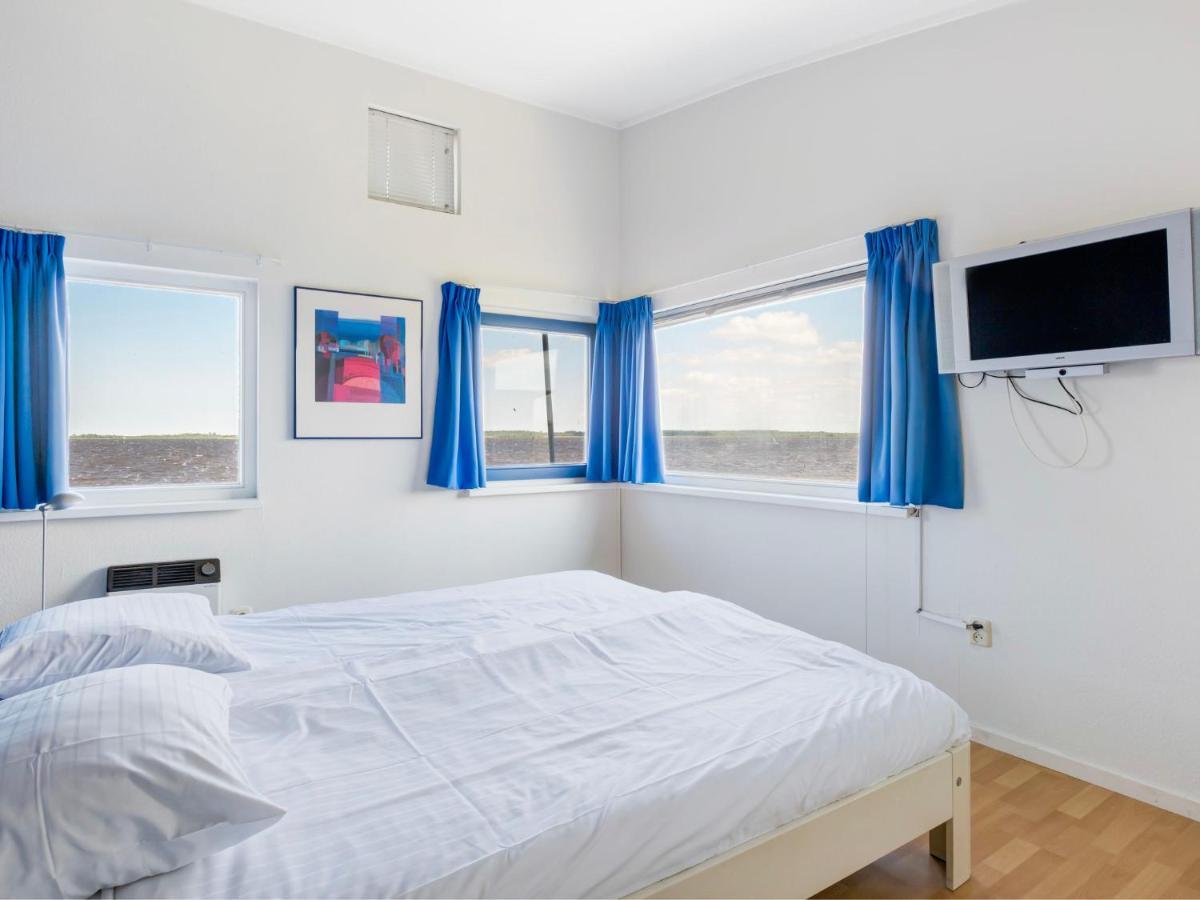Jachthaven Oostmahorn Vakantiehuis *